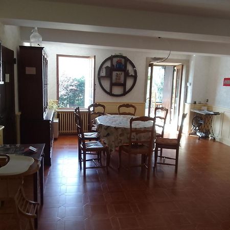 Les Favouilles - Gite & Chambres D Hotes Dauphin 外观 照片