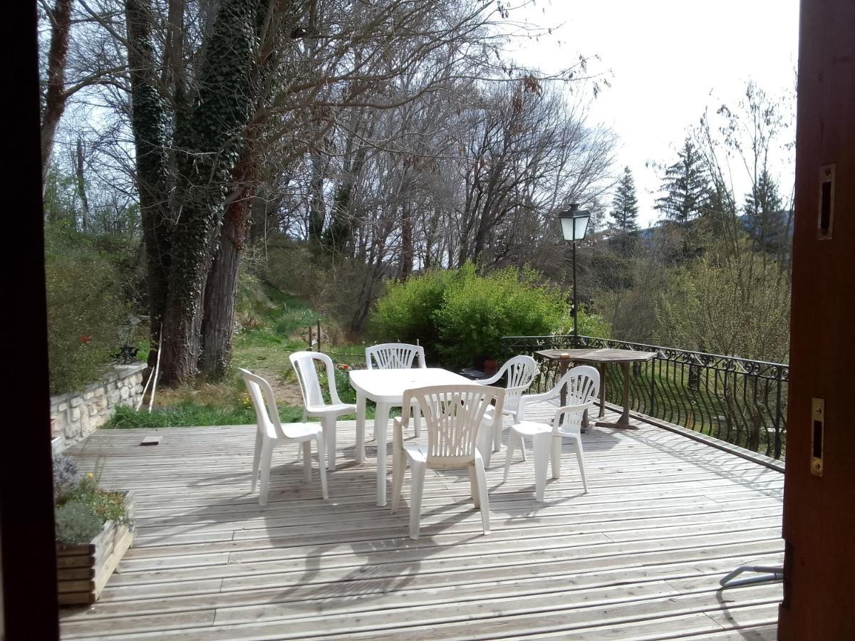 Les Favouilles - Gite & Chambres D Hotes Dauphin 外观 照片